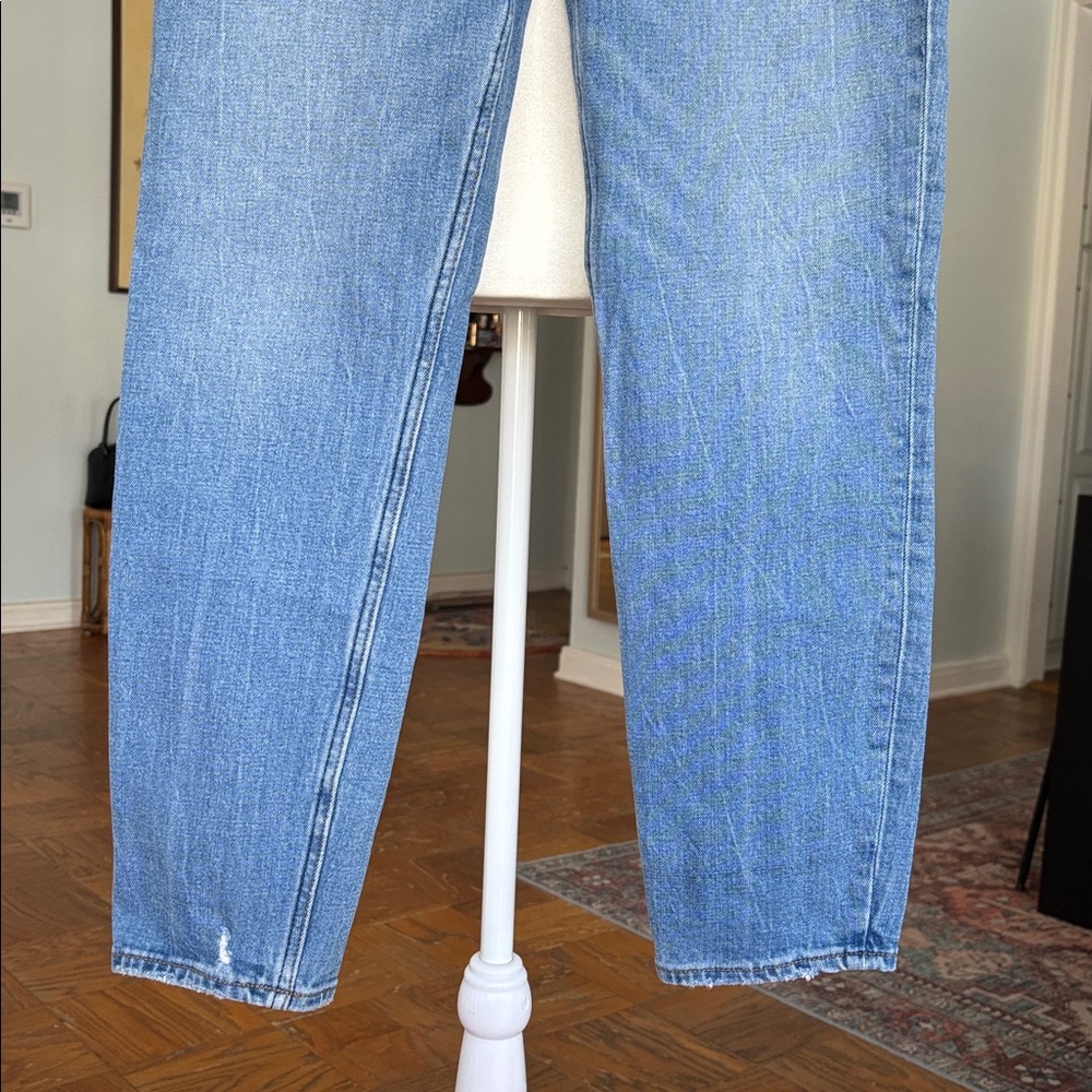 Abercrombie & Fitch The Mom High Rise Jeans - Picture 8 of 10